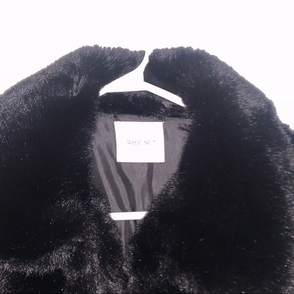 Slightly oversized faux fur jacket - Picture 4 of 4